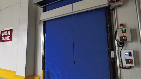 什麽是国产出轨冷庫（kù）保溫快速卷簾門（mén）？—国产出轨告訴（sù）你